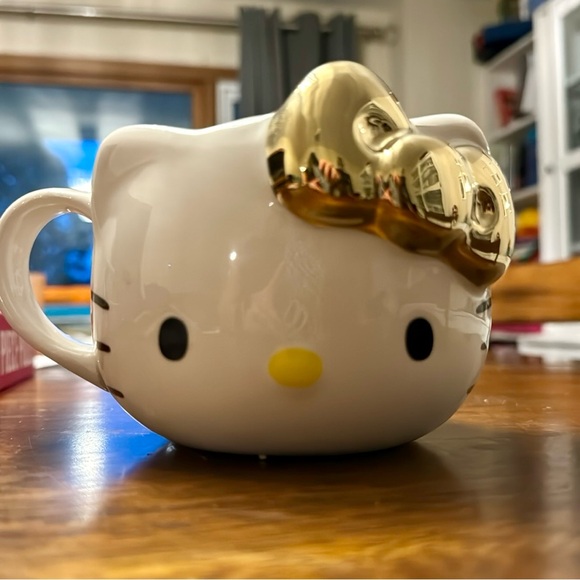 Hello Kitty Gold Bow Coffee Mug - Picture 1 of 3